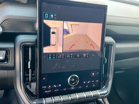 New 2026 GMC Yukon XL AT4 w/ AT4 Premium Plus Package AWD/4WD image 9