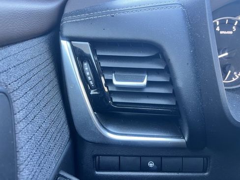 Certified 2022 Nissan Rogue SV image 22