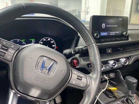 Used 2023 Honda CR-V Sport image 4