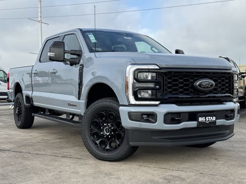 New 2026 Ford F250 Lariat w/ Black Appearance Package AWD/4WD image 2
