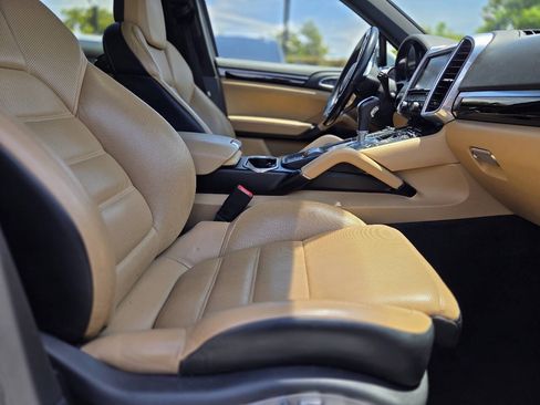 Used 2016 Porsche Cayenne S w/ Premium Package AWD/4WD image 16