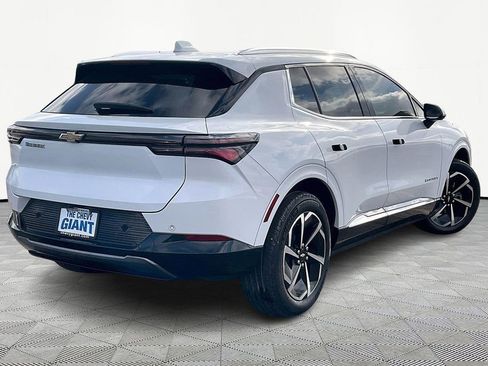 Used 2024 Chevrolet Equinox EV LT image 7