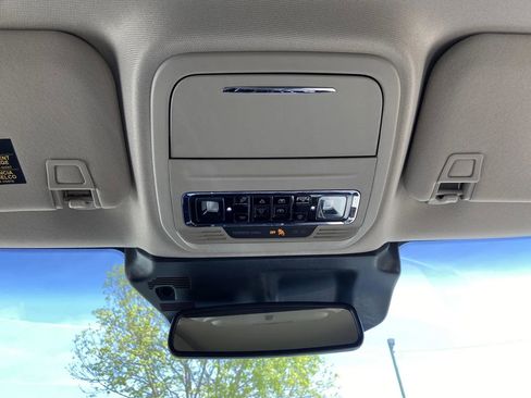 Used 2025 Lincoln Corsair Grand Touring AWD/4WD image 17