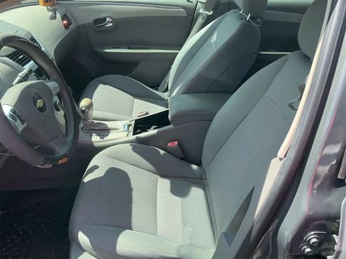 Used 2009 Chevrolet Malibu LS FWD image 3