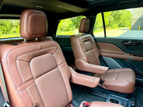 New 2026 Lincoln Aviator Reserve AWD/4WD image 24