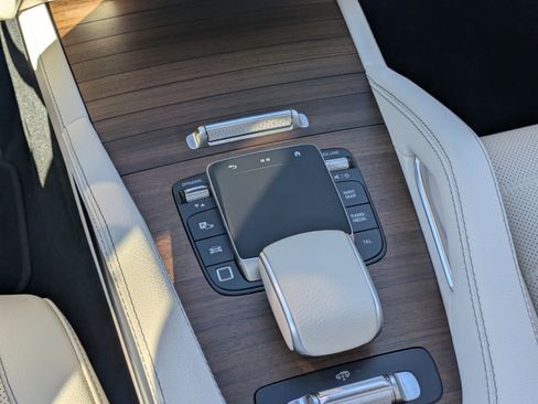 Used 2026 Mercedes-Benz GLS 450 4MATIC image 28