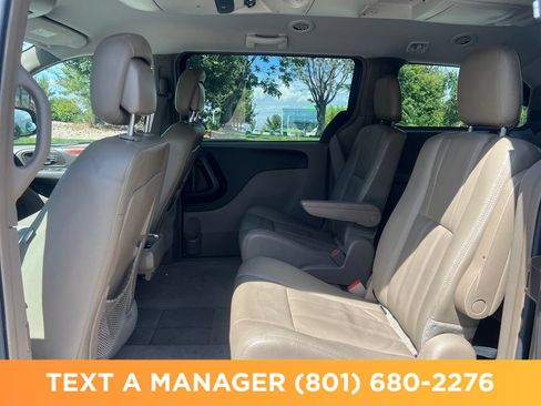 Used 2016 Chrysler Town & Country Touring FWD image 14