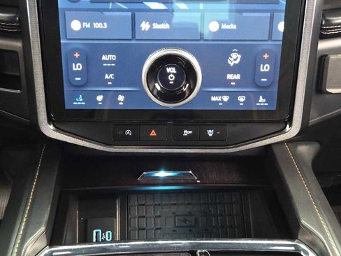 Used 2023 Ford Expedition Platinum image 19