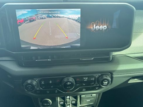 Used 2024 Jeep Wrangler Sahara image 20