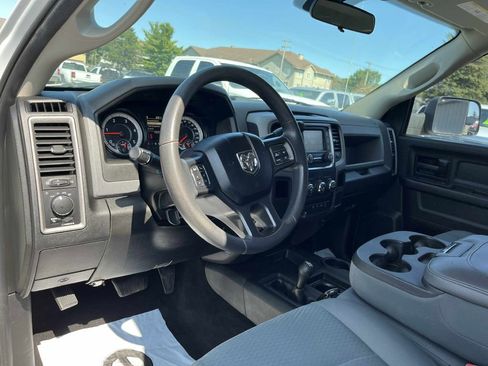 Used 2018 RAM 2500 Tradesman w/ Chrome Appearance Group image 25