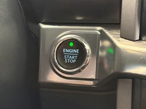 Used 2021 Ford F150 Lariat w/ Equipment Group 502A High AWD/4WD image 39