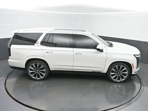 Certified 2025 Cadillac Escalade Premium Luxury Platinum AWD/4WD image 43
