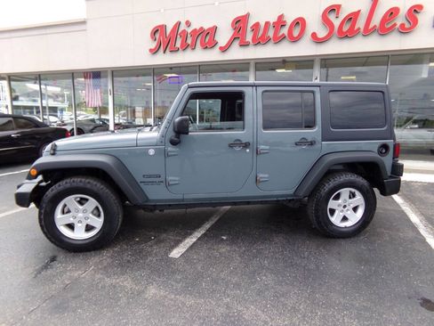 Used 2015 Jeep Wrangler Unlimited Sport w/ Quick Order Package 24S AWD/4WD image 40
