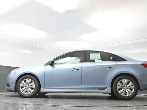 Used 2012 Chevrolet Cruze LS FWD image 49