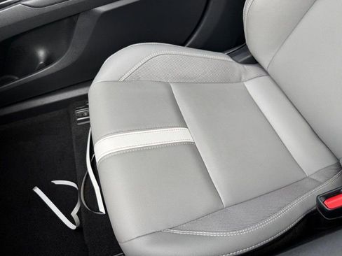 Used 2025 Toyota Camry SE w/ Convenience Package FWD image 27