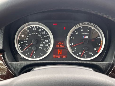 Used 2011 BMW M3 Convertible RWD image 33