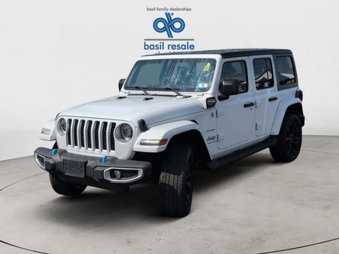Used 2023 Jeep Wrangler Sahara w/ Cold Weather Group image 4