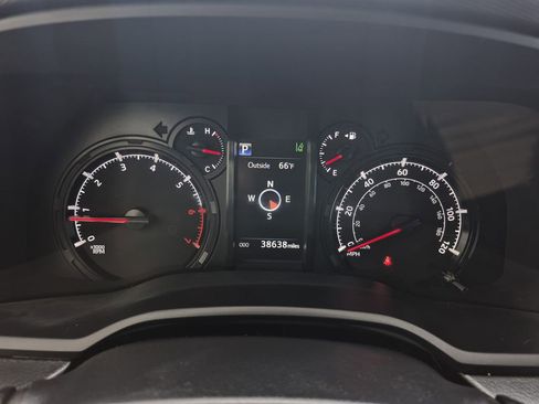 Used 2023 Toyota 4Runner SR5 AWD/4WD image 21