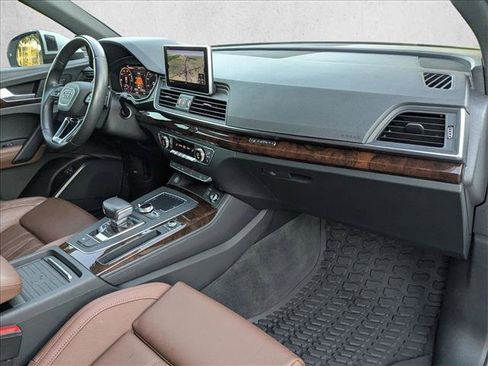 Used 2020 Audi Q5 e Premium Plus w/ Premium Plus Package image 21
