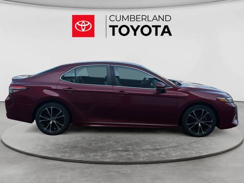 Used 2018 Toyota Camry SE FWD image 6