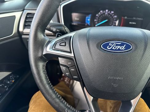 Used 2019 Ford Fusion SE w/ Equipment Group 151A FWD image 34