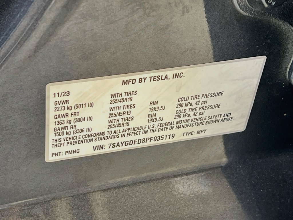 Used 2023 Tesla Model Y 2WD image 29