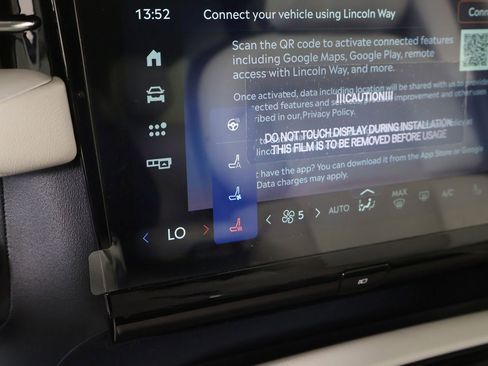 New 2026 Lincoln Navigator Premiere AWD/4WD image 7