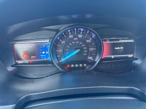 Used 2018 Ford Explorer XLT w/ Equipment Group 202A image 20