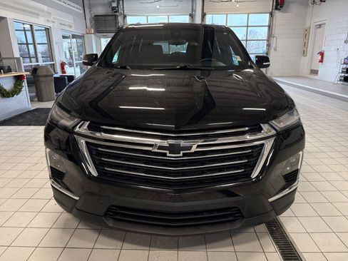 Used 2023 Chevrolet Traverse LT image 8