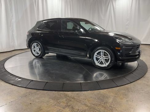 Used 2024 Porsche Macan AWD/4WD image 7