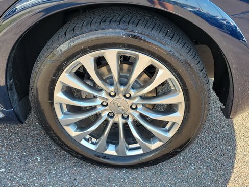 Used 2017 INFINITI QX80 2WD w/ Driver Assistance Package image 5