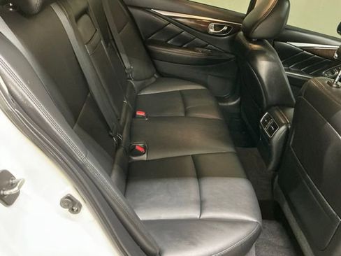 Used 2018 INFINITI Q50 Luxe w/ Essential Package (3.0T Luxe) AWD/4WD image 17