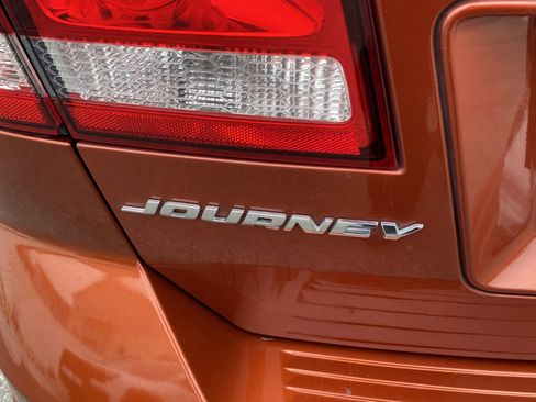 Used 2014 Dodge Journey SXT w/ Flexible Seating Group image 27