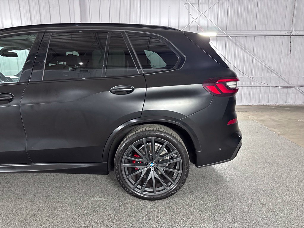 Used 2022 BMW X5 xDrive40i AWD/4WD image 17