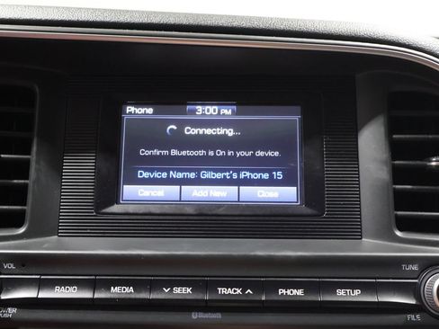 Used 2019 Hyundai Elantra SE FWD image 24