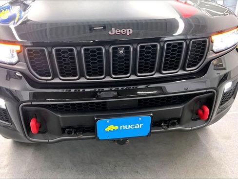 Used 2022 Jeep Grand Cherokee Trailhawk AWD/4WD image 30