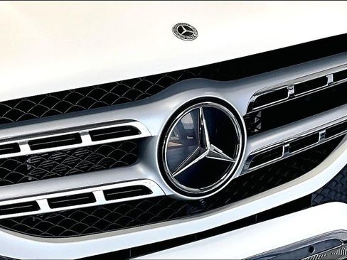 Used 2022 Mercedes-Benz GLS 450 4MATIC image 29