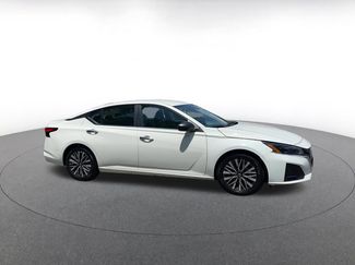 Used 2025 Nissan Altima 2.5 SV FWD video 2
