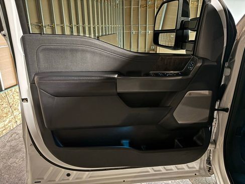 Used 2024 Ford F250 Lariat image 8