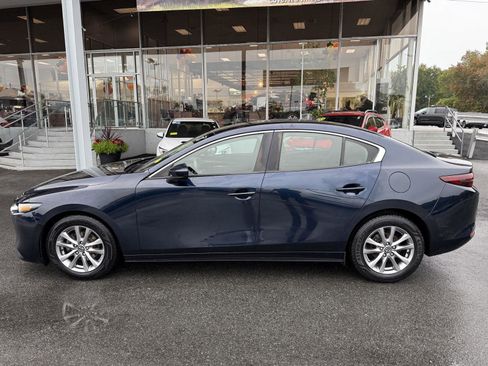 Used 2019 MAZDA MAZDA3 Sedan image 2