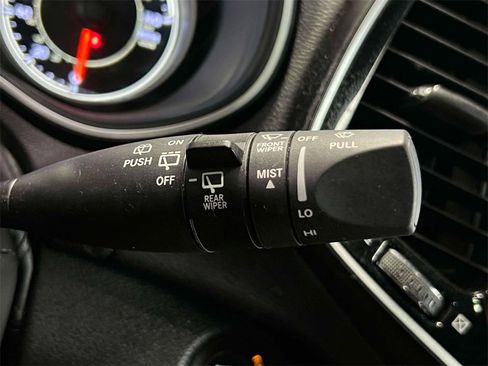 Used 2021 Jeep Cherokee Limited image 27