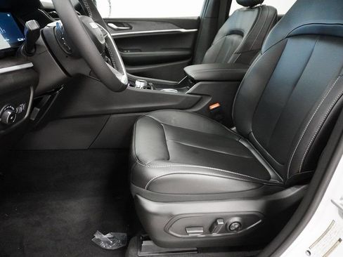 New 2025 Jeep Grand Cherokee Limited image 11