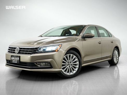 Used 2016 Volkswagen Passat 1.8T SE w/ Lighting Package (P06) image 1