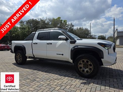 Used 2025 Toyota Tacoma Trailhunter image 1