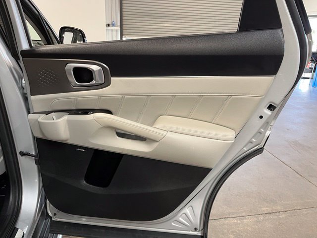 Used 2022 Kia Sorento SX Prestige w/ Panoramic Sunroof Package AWD/4WD image 16