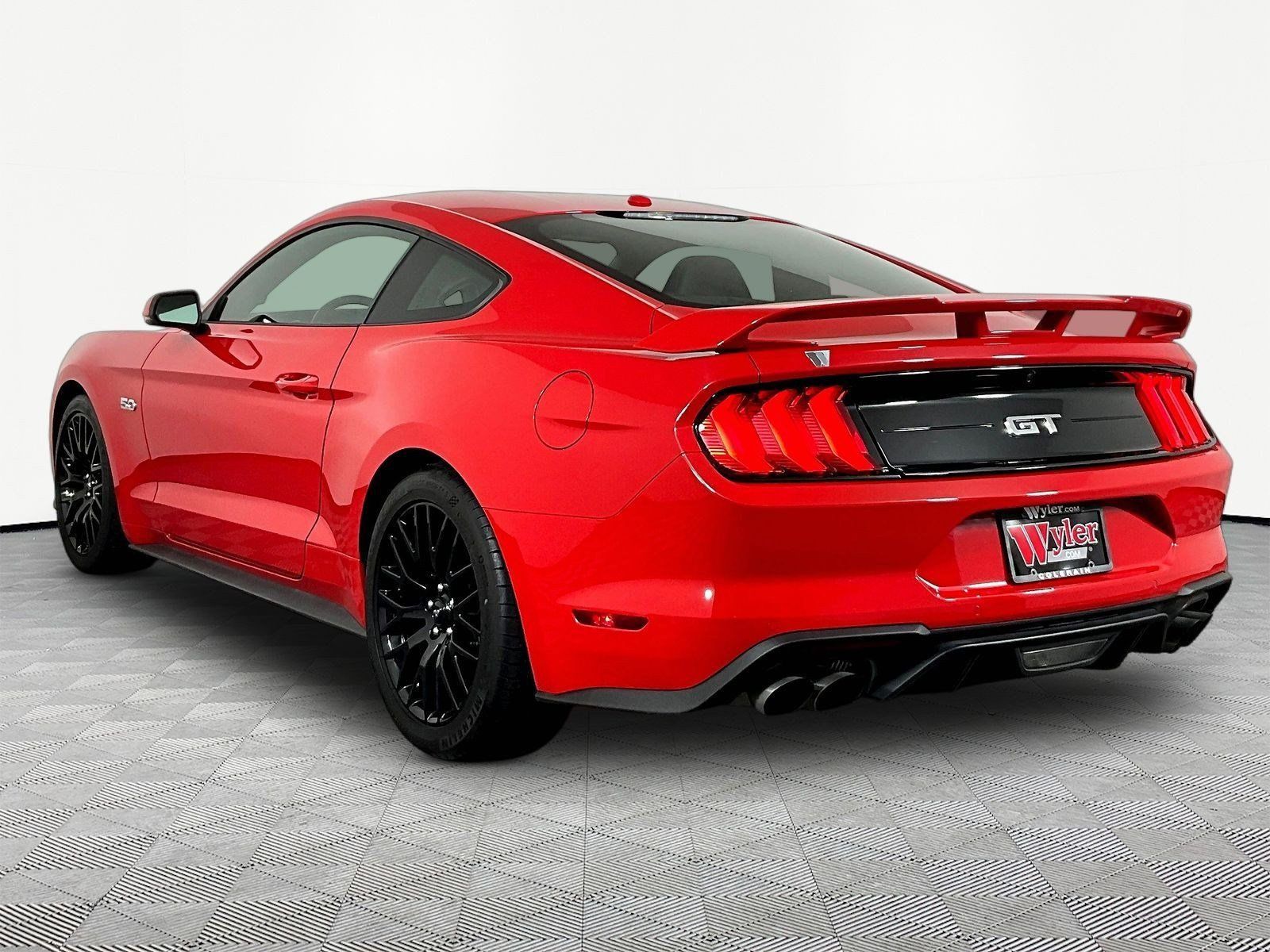 Used 2019 Ford Mustang GT Premium w/ GT Performance Package RWD image 4