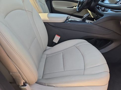 Used 2018 Buick Enclave Premium w/ Experience Buick Package FWD image 21