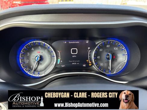 Used 2023 Chrysler Pacifica Touring-L FWD image 30