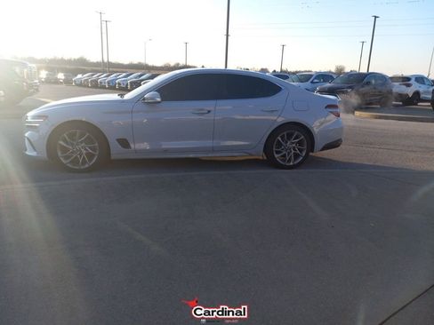 Used 2022 Genesis G70 2.0T image 12