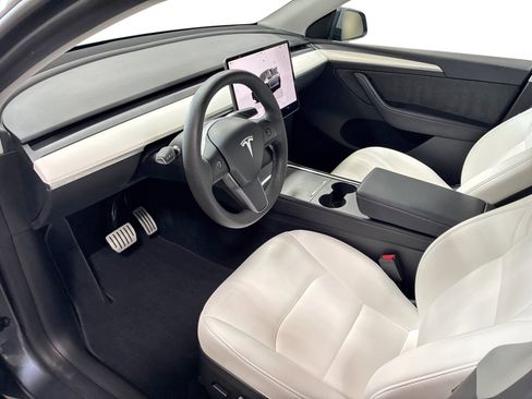 Certified 2023 Tesla Model Y Performance AWD/4WD image 9